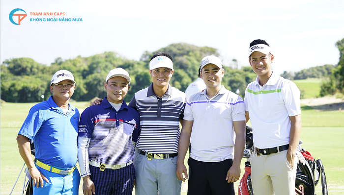 trang phục đánh golf