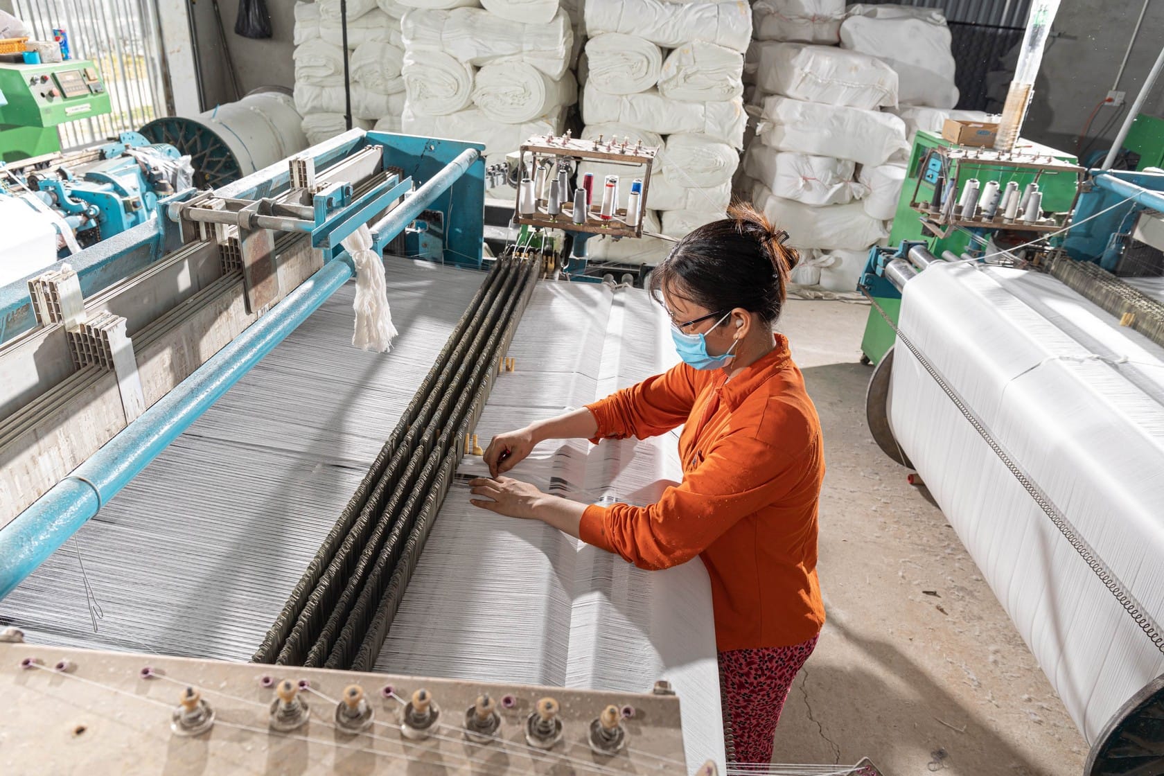 Should You Order Cheap Custom Hats? Comparing the Risks Between Low Prices and Quality 9 Tram Anh Caps in-house fabric weaving facility – self-sufficient raw material supply with upstream quality control