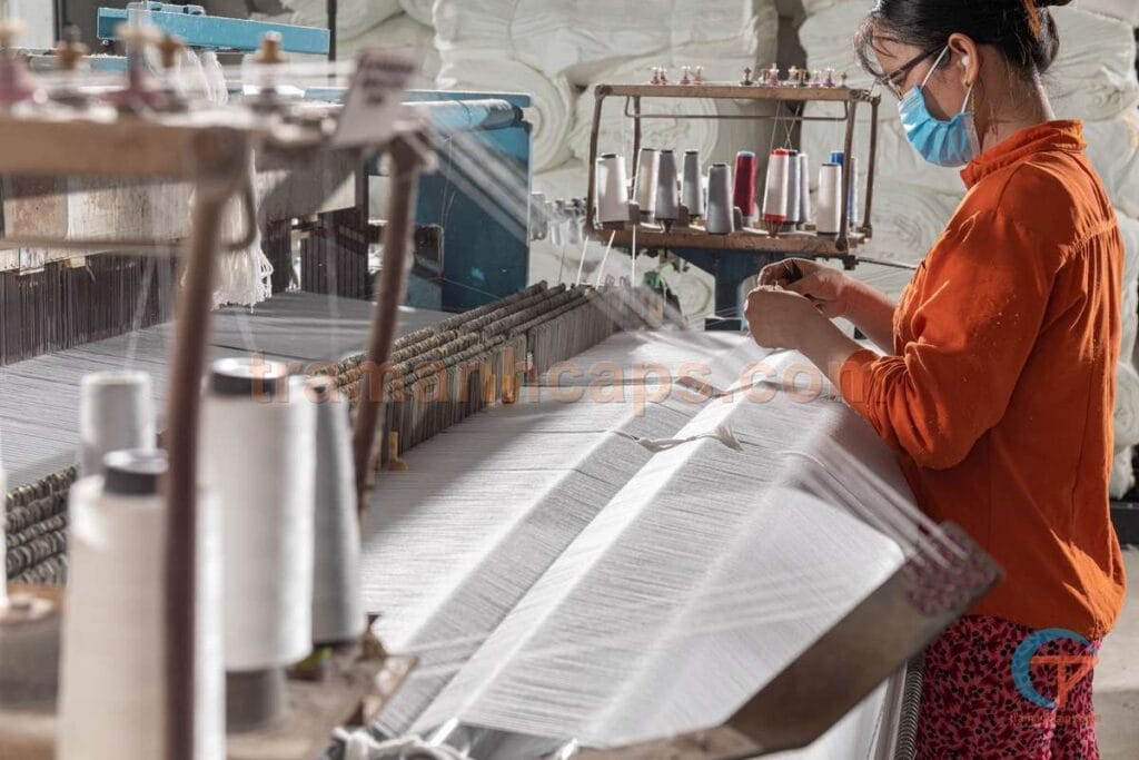 Cách 1 đơn hàng mũ nón số lượng lớn hoàn thành 2 Xuong Det Vai May Non Tram Anh Cap And Hat CO LTD 25