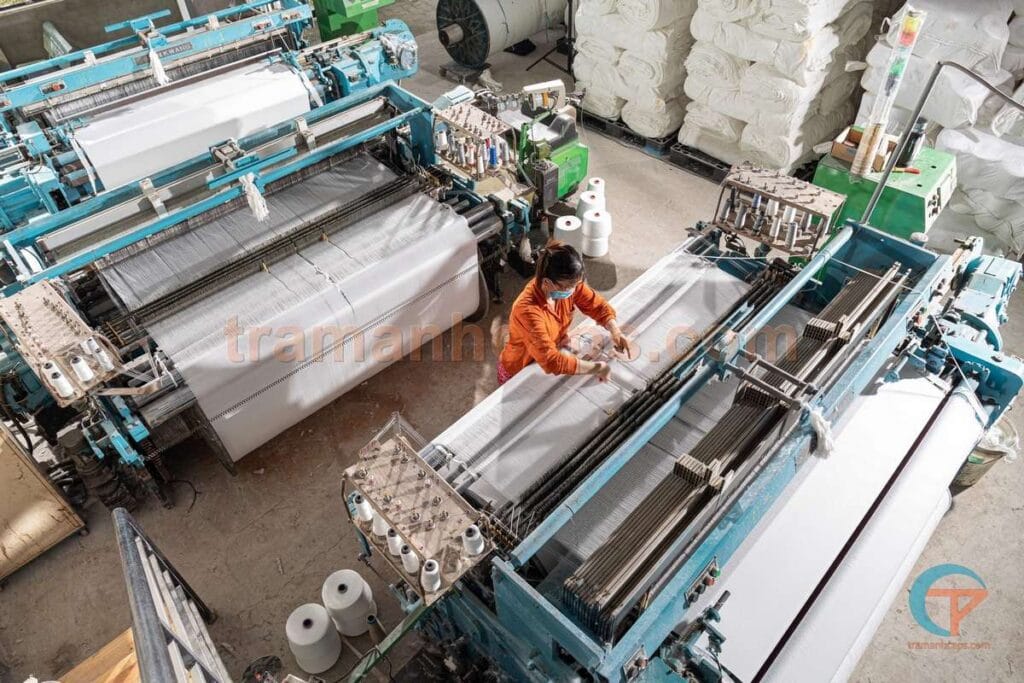 Đặt may mũ nón đồng phục số lượng lớn ở đâu? 1 Đặt may mũ nón đồng phục số lượng lớn tại xưởng