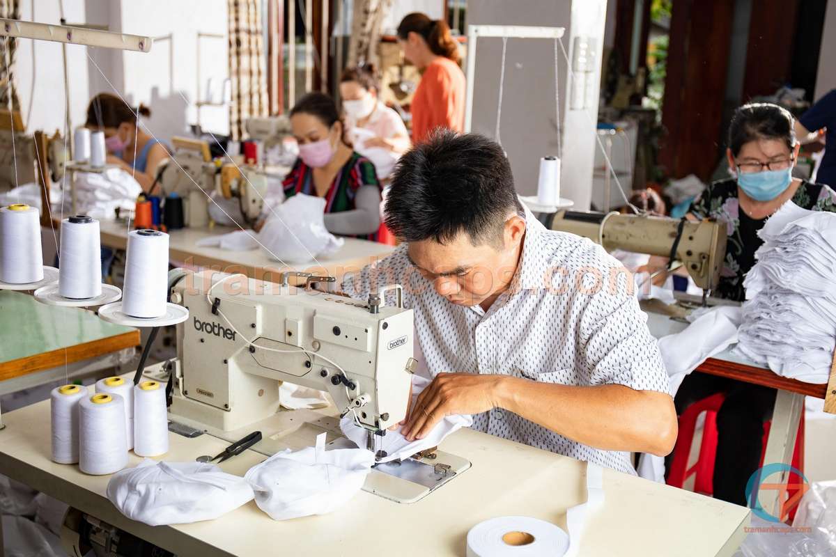 Mũ nón cho sự kiện, activation, roadshow: Tiêu chuẩn thiết kế để đồng bộ brand identity 1 Mũ nón đồng phục sự kiện activation roadshow – thiết kế đồng bộ brand identity tại Trâm Anh Caps