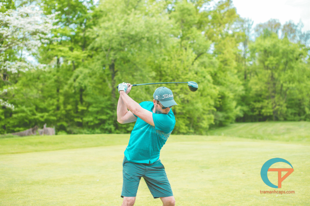 Tìm xưởng may mũ nón sân golf cao cấp uy tín 1 Mũ nón sân golf cao cấp