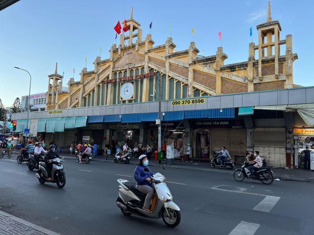 5 khu chợ vải và phụ liệu may nón hàng đầu Sài Gòn năm 2025 5 cho tan dinh