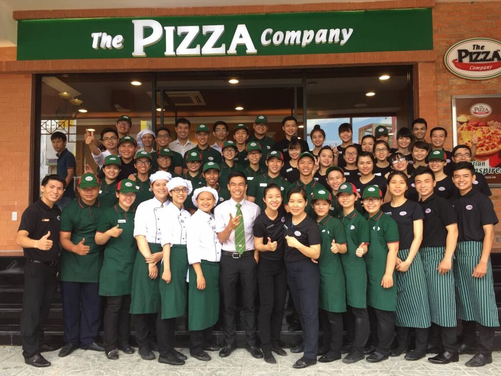 In hay thêu logo mũ nón: So sánh chi tiết về giá, độ bền và thẩm mỹ 3 Mũ thêu logo đồng phục doanh nghiệp