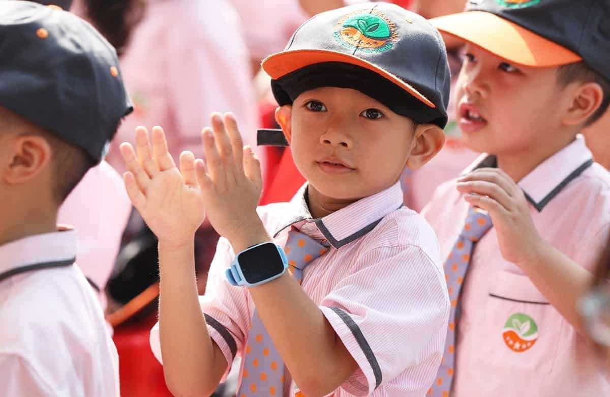 May mũ nón đồng phục chuẩn bị cho sự kiện doanh nghiệp